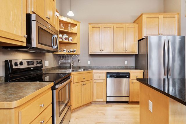 3124 Frontier Drive, Woodbury, MN 55129