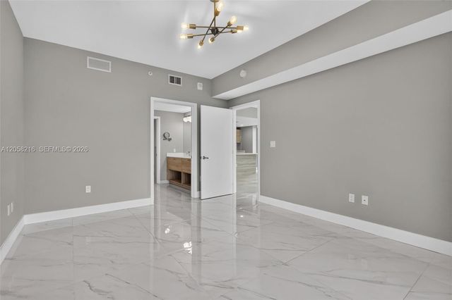 16385 Biscayne Blvd 1215, North Miami Beach, FL 33160