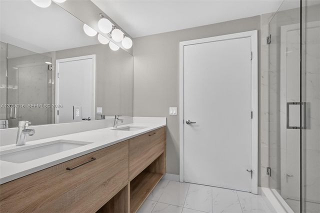 16385 Biscayne Blvd 1215, North Miami Beach, FL 33160