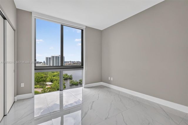 16385 Biscayne Blvd 1215, North Miami Beach, FL 33160