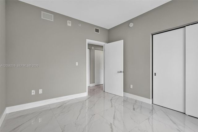 16385 Biscayne Blvd 1215, North Miami Beach, FL 33160