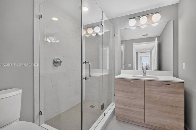 16385 Biscayne Blvd 1215, North Miami Beach, FL 33160