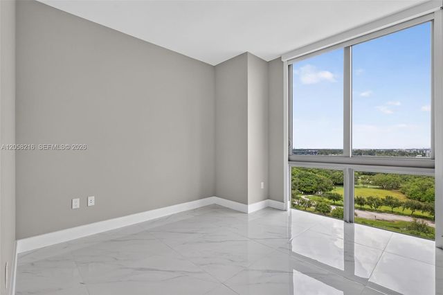 16385 Biscayne Blvd 1215, North Miami Beach, FL 33160