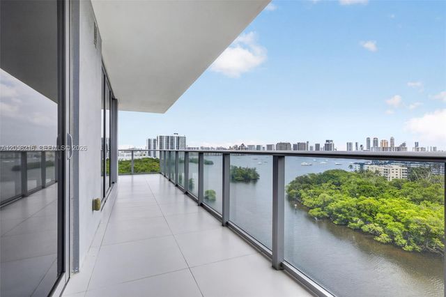 16385 Biscayne Blvd 1215, North Miami Beach, FL 33160