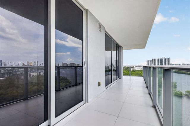 16385 Biscayne Blvd 1215, North Miami Beach, FL 33160