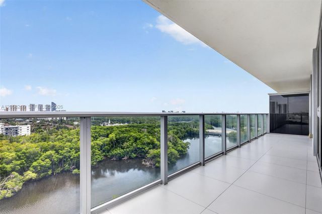 16385 Biscayne Blvd 1215, North Miami Beach, FL 33160