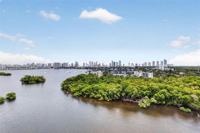 16385 Biscayne Blvd 1215, North Miami Beach, FL 33160