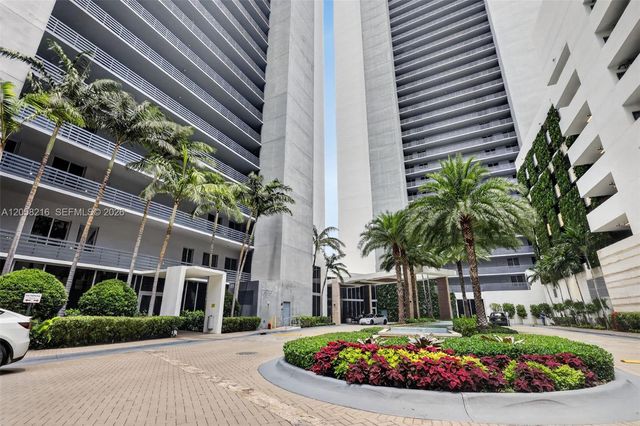 16385 Biscayne Blvd 1215, North Miami Beach, FL 33160