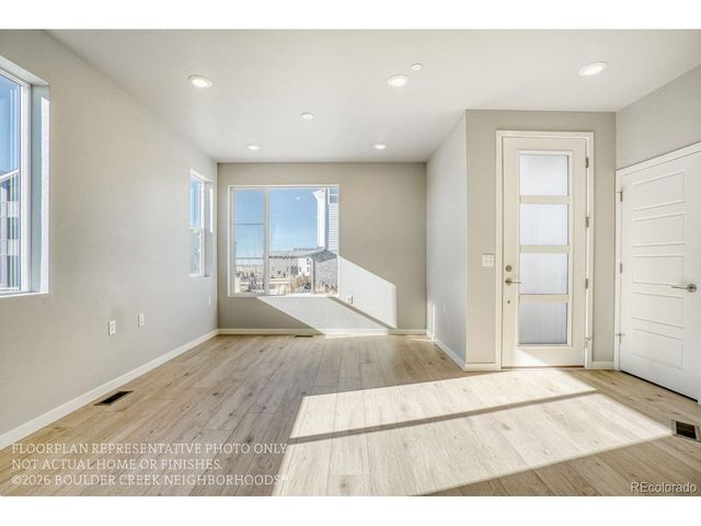 180 55th St, Boulder, CO 80303