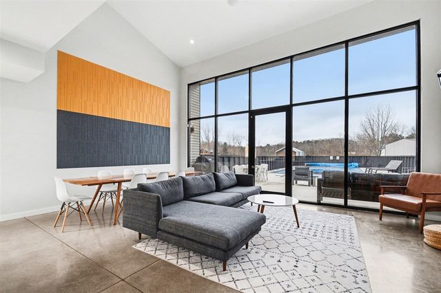 7426 Lake Solis Drive, Stevensville, MI 49127