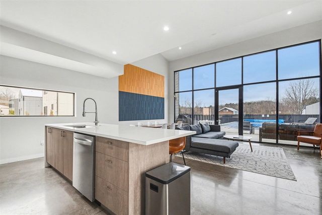 7426 Lake Solis Drive, Stevensville, MI 49127