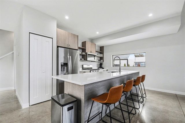 7426 Lake Solis Drive, Stevensville, MI 49127