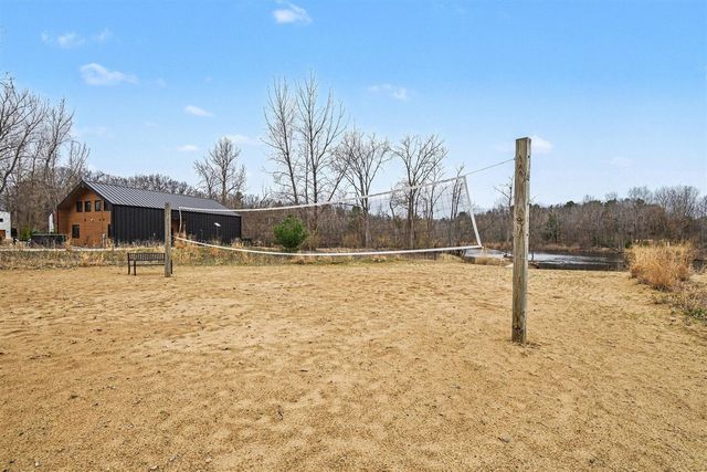 7426 Lake Solis Drive, Stevensville, MI 49127