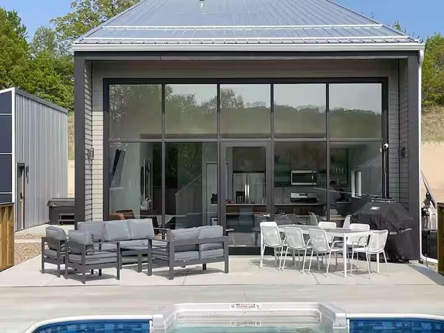 7426 Lake Solis Drive, Stevensville, MI 49127