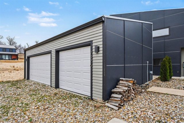 7426 Lake Solis Drive, Stevensville, MI 49127