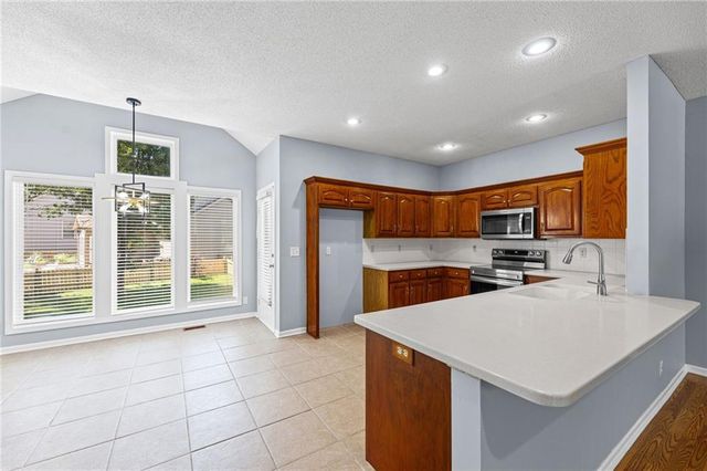 23625 W 126TH Terrace, Olathe, KS 66062