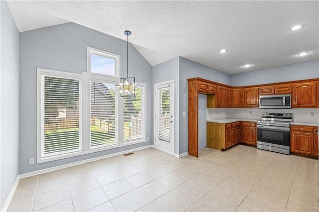 23625 W 126TH Terrace, Olathe, KS 66062
