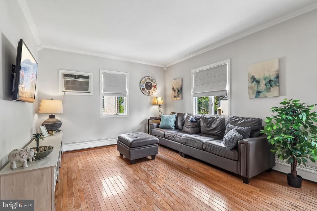 707 PRESIDENT AVE, LAWRENCE, NJ 08648 — photo 5