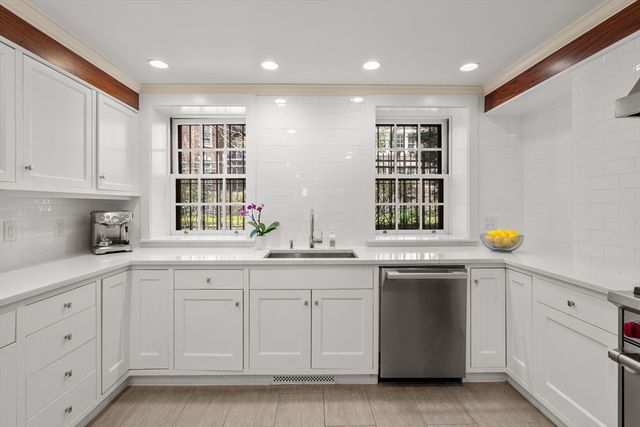 5 Charles River Square, Boston, MA 02114