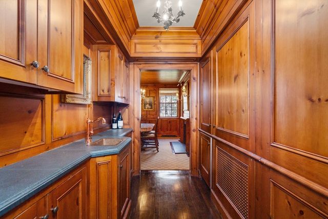 5 Charles River Square, Boston, MA 02114