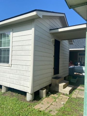 5514 Borden Avenue, Galveston, TX 77551