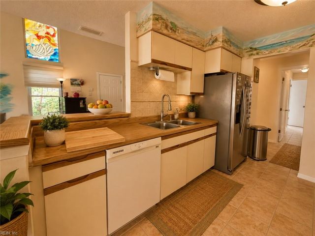 2717 Seashore CV, Virginia Beach, VA 23454