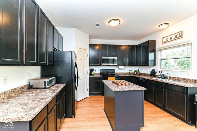 2417 McGregor Drive, Avon, IN 46123
