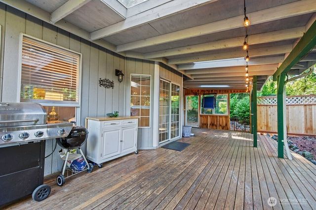 4426 W 82nd Avenue Ct, University Place, WA 98466