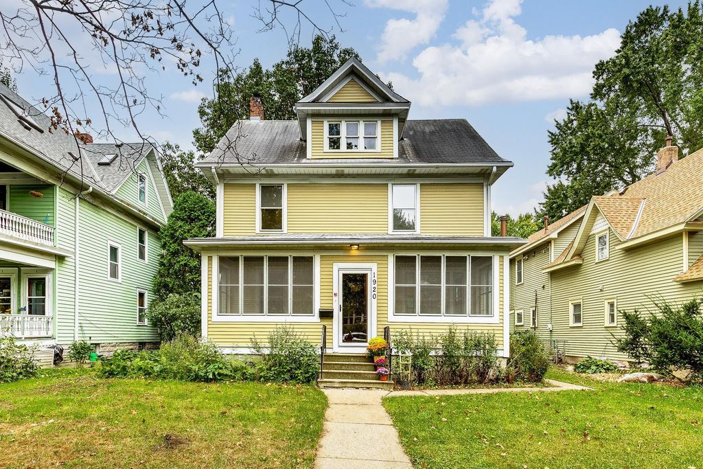 1920 Laurel Avenue, Saint Paul, MN 55104
