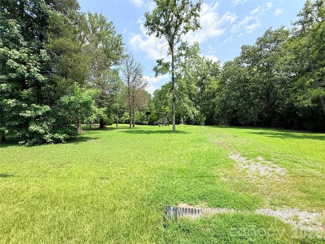 329 Pineview Court Lane, Lancaster, SC 29720