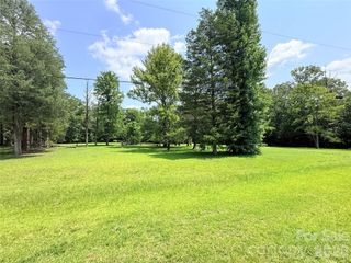 329 Pineview Court Lane, Lancaster, SC 29720