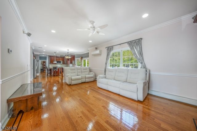 72 Gathering Hill Ct, Parsippany-troy Hills Twp., NJ 07950
