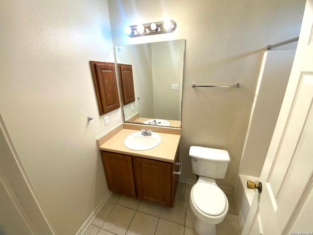 506 Dukeway Apt 3, Universal City, TX 78148