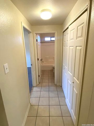 506 Dukeway Apt 3, Universal City, TX 78148