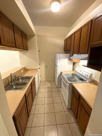 506 Dukeway Apt 3, Universal City, TX 78148