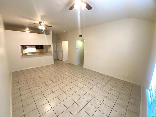 506 Dukeway Apt 3, Universal City, TX 78148