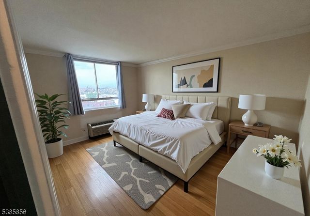 100 Manhattan Ave, Union City, NJ 07087