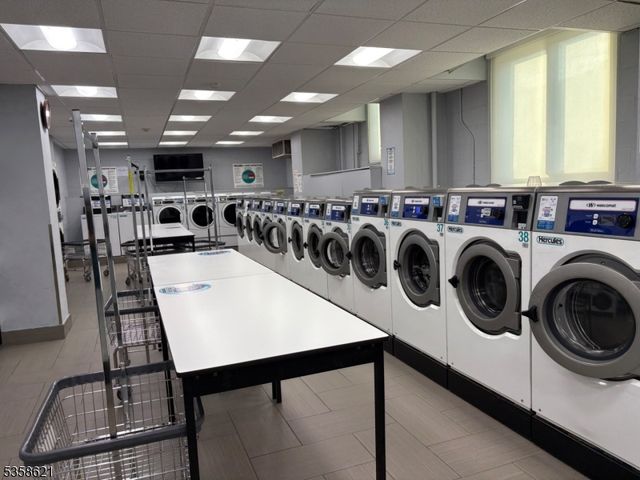 100 Manhattan Ave, Union City, NJ 07087