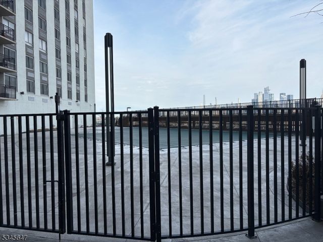 100 Manhattan Ave, Union City, NJ 07087