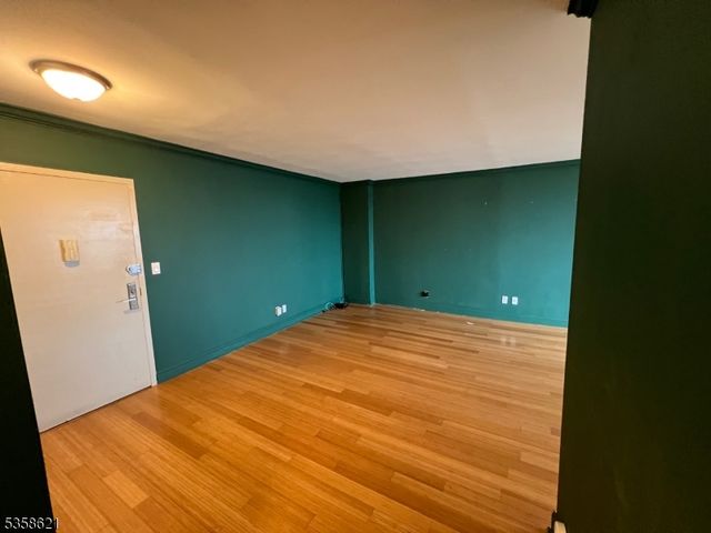 100 Manhattan Ave, Union City, NJ 07087