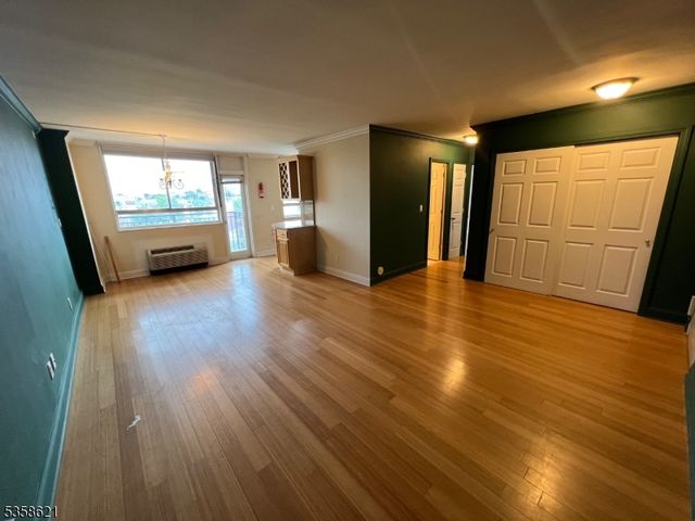 100 Manhattan Ave, Union City, NJ 07087