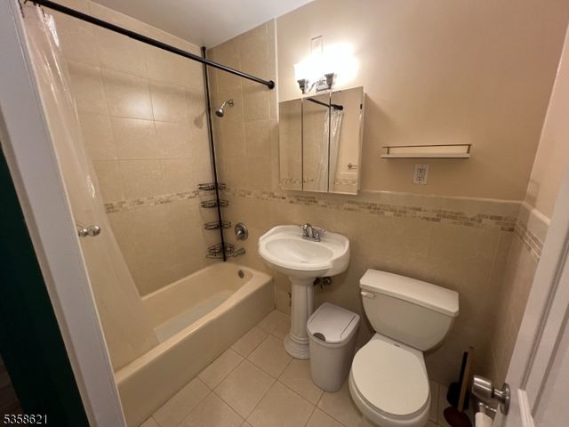 100 Manhattan Ave, Union City, NJ 07087