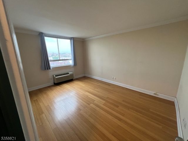 100 Manhattan Ave, Union City, NJ 07087