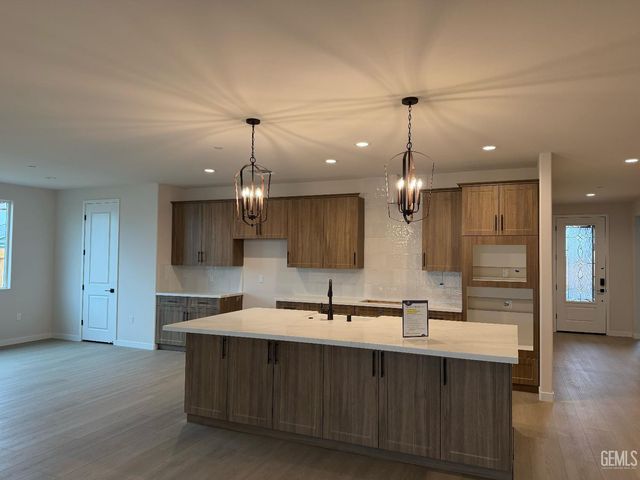 7713 Denmarsh Street, Bakersfield, CA 93311