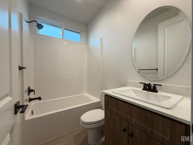 7713 Denmarsh Street, Bakersfield, CA 93311