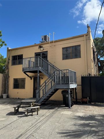 1527 NE 4th Avenue, Fort Lauderdale, FL 33304