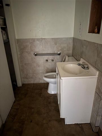 1527 NE 4th Avenue, Fort Lauderdale, FL 33304