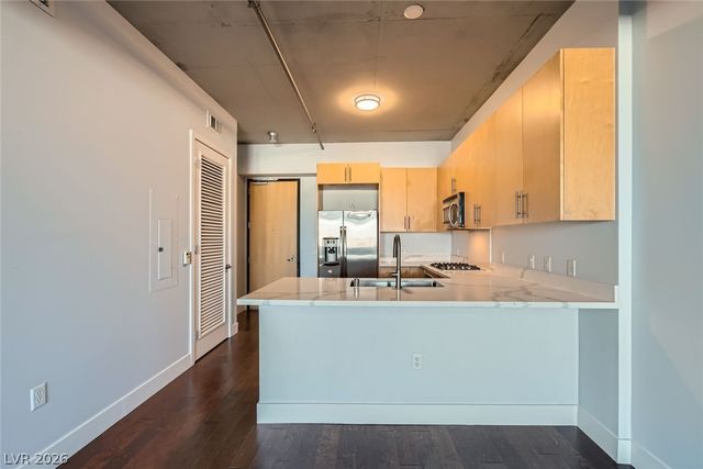 353 East Bonneville Avenue 804, Las Vegas, NV 89101