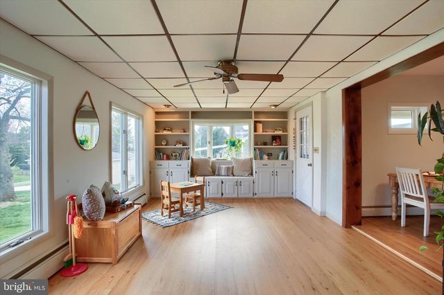 464 CEDAR AVE, Hershey, PA 17033