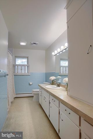 464 CEDAR AVE, Hershey, PA 17033
